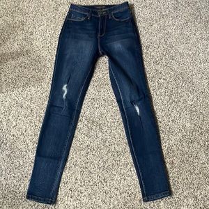 Womens Skinny jeans Dark wash. Size 3/26